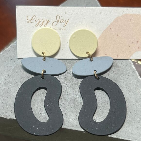 Find Your Way Home Inukshuk Earrings - Picture 1 of 1